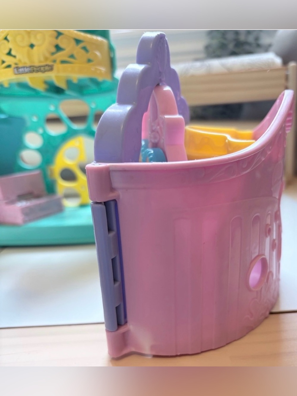 FISHER-PRICE - LITTLE PEOPLE - ARIEL’S CASTLE PLAYSET WITH ARIEL FIGURINE - Picture 4 of 4